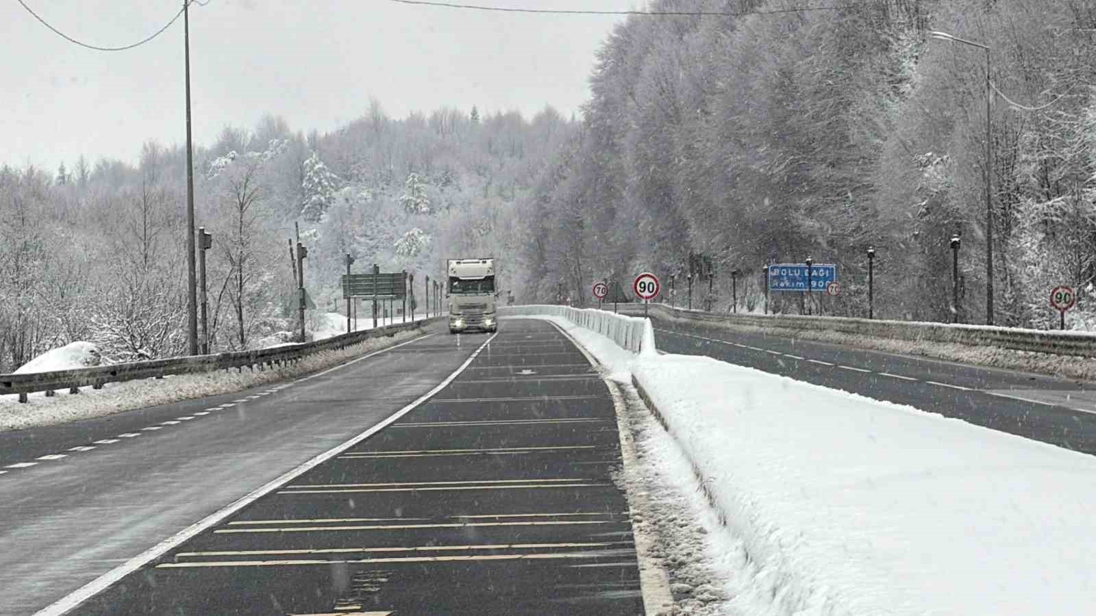 bolu daginda yollar acik kar yagisi ise tipi seklinde 3 YlR4kuGZ