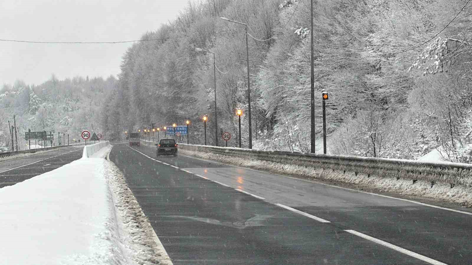 bolu daginda yollar acik kar yagisi ise tipi seklinde 4