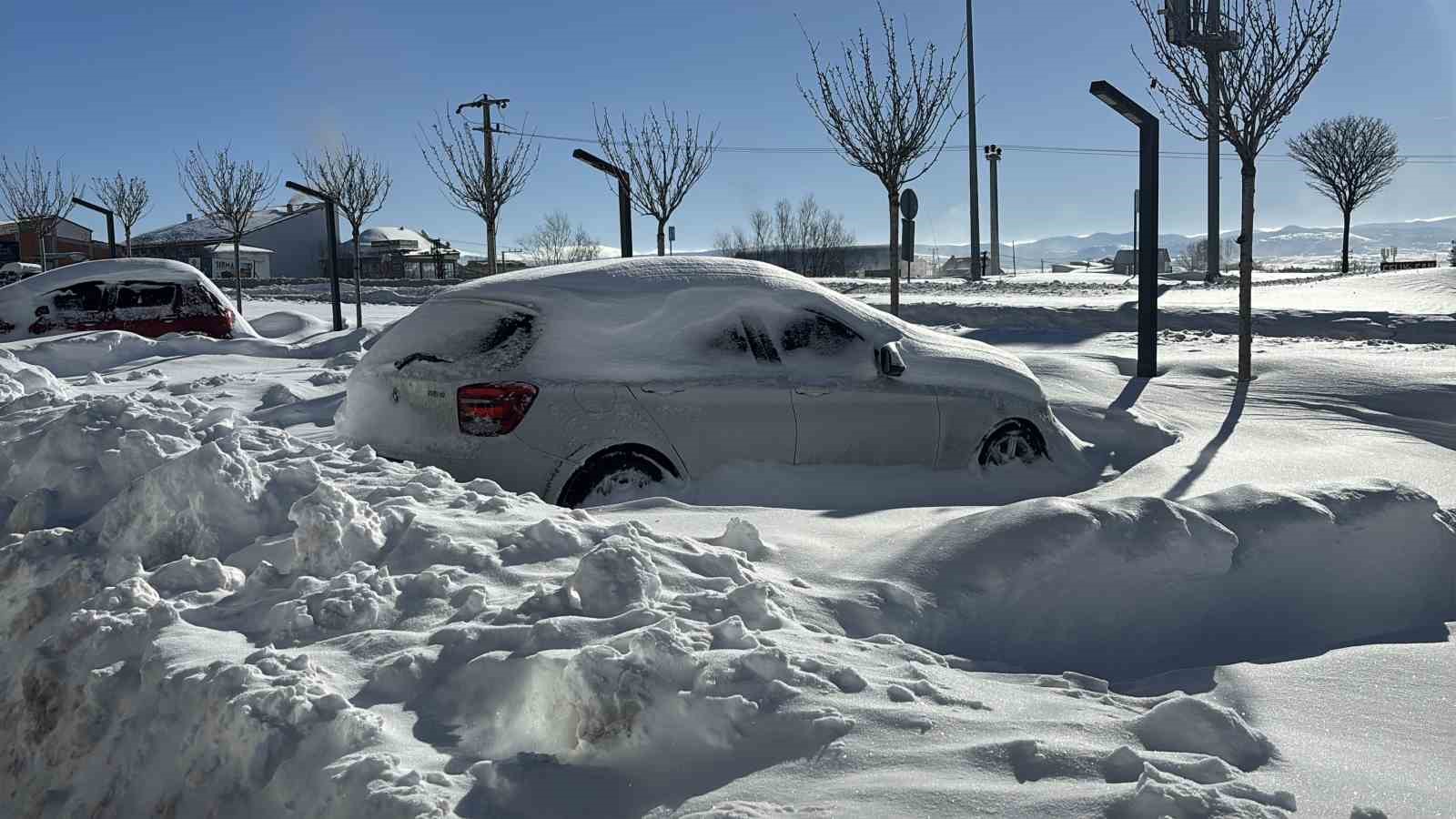 bolu eksi 16 dereceyle buz kesti araclarin kapilari dondu 5 ZZ6MK9N9
