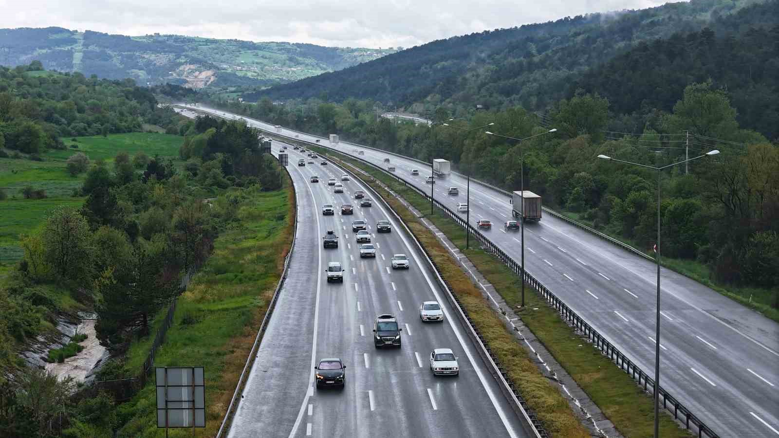 bolu gecisinde bayram gocu devam ediyor 1 MVNdSU75