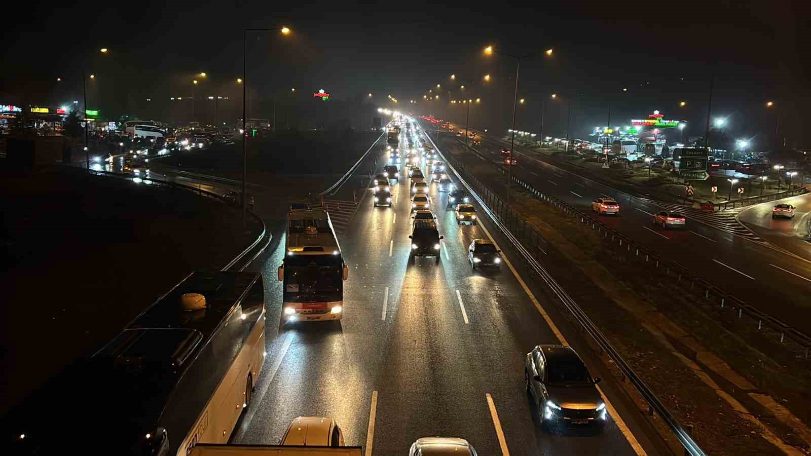 bolu gecisinde bayram trafigi kilit 1 9KYZI7wm