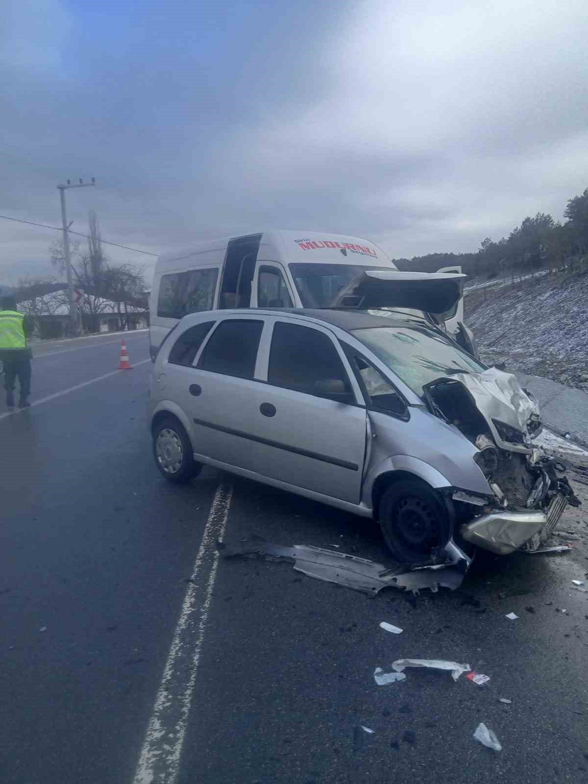 bolu mudurnu yolunda feci kaza 1i agir 10 yarali 1 GqPEvaYw
