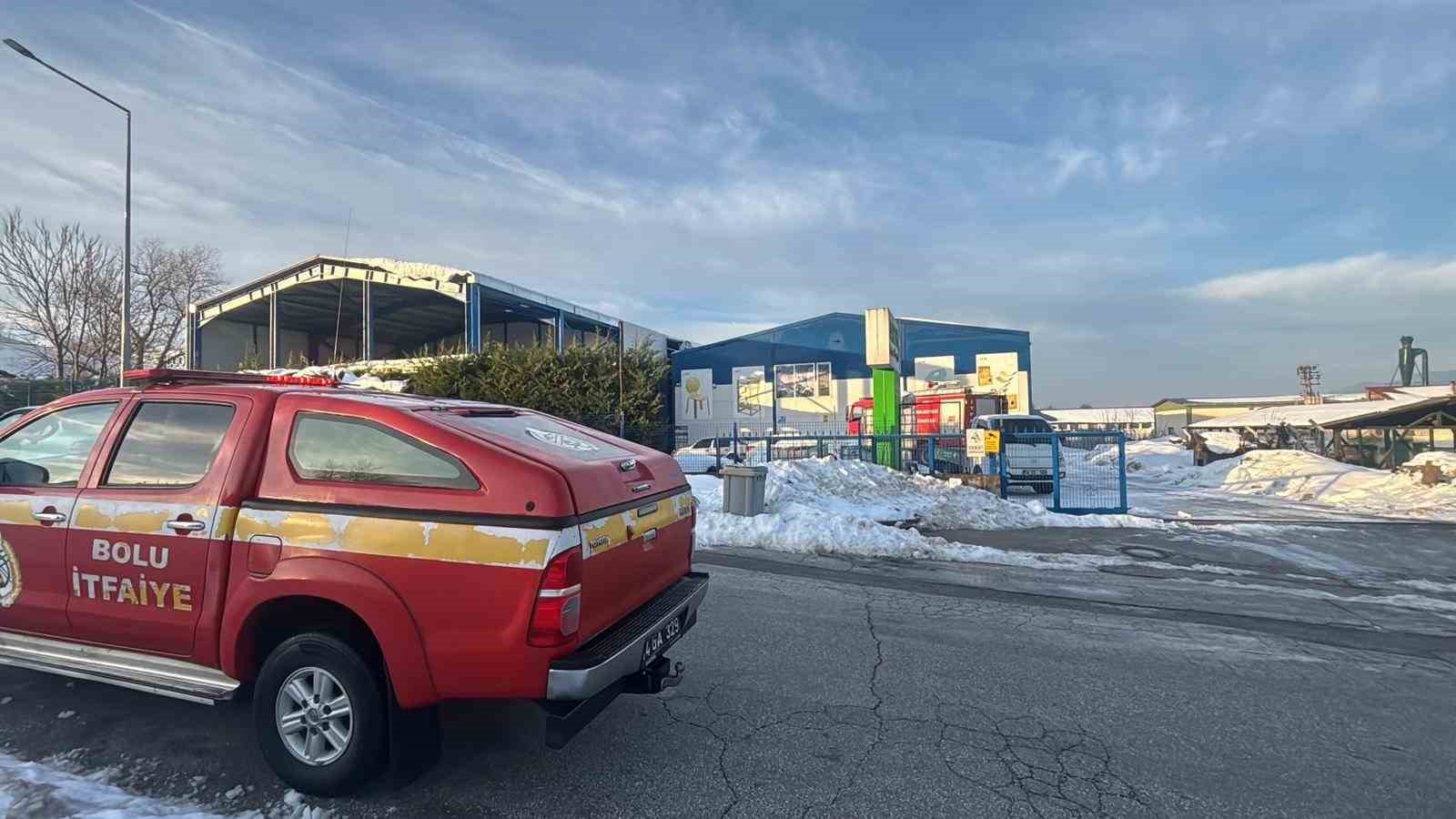 bolu osbde mobilya imalat fabrikasinda yangin panigi isciler mudahale etti 2 G7RCbew9