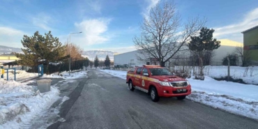 bolu-osbde-mobilya-imalat-fabrikasinda-yangin-panigi-isciler-mudahale-etti-WMRPLtcl.jpg