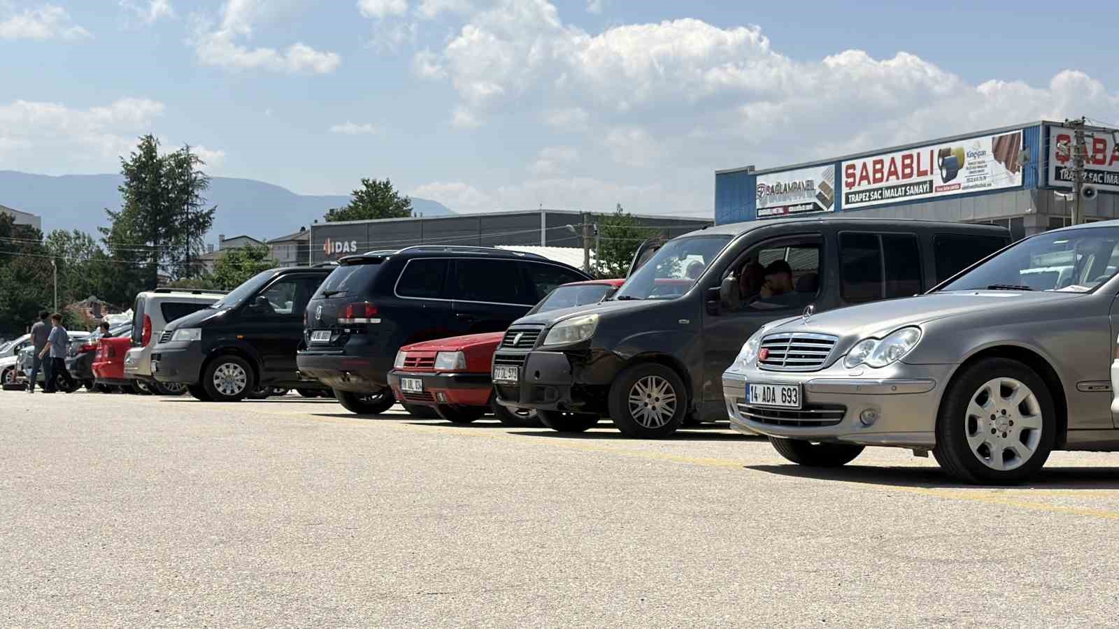 Bolu Oto Pazarı’nda araç çok, satış yok 6 bolu oto pazarinda arac cok satis yok 2