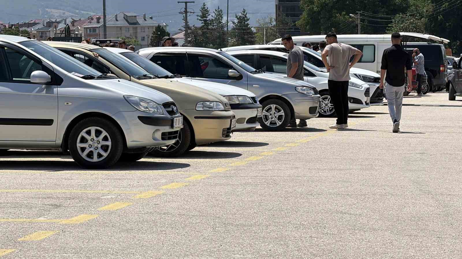 Bolu Oto Pazarı’nda araç çok, satış yok 8 bolu oto pazarinda arac cok satis yok 4 O5J7ETQJ