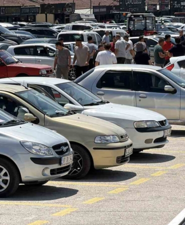 bolu-oto-pazarinda-arac-cok-satis-yok-g9vRjQsp.jpg