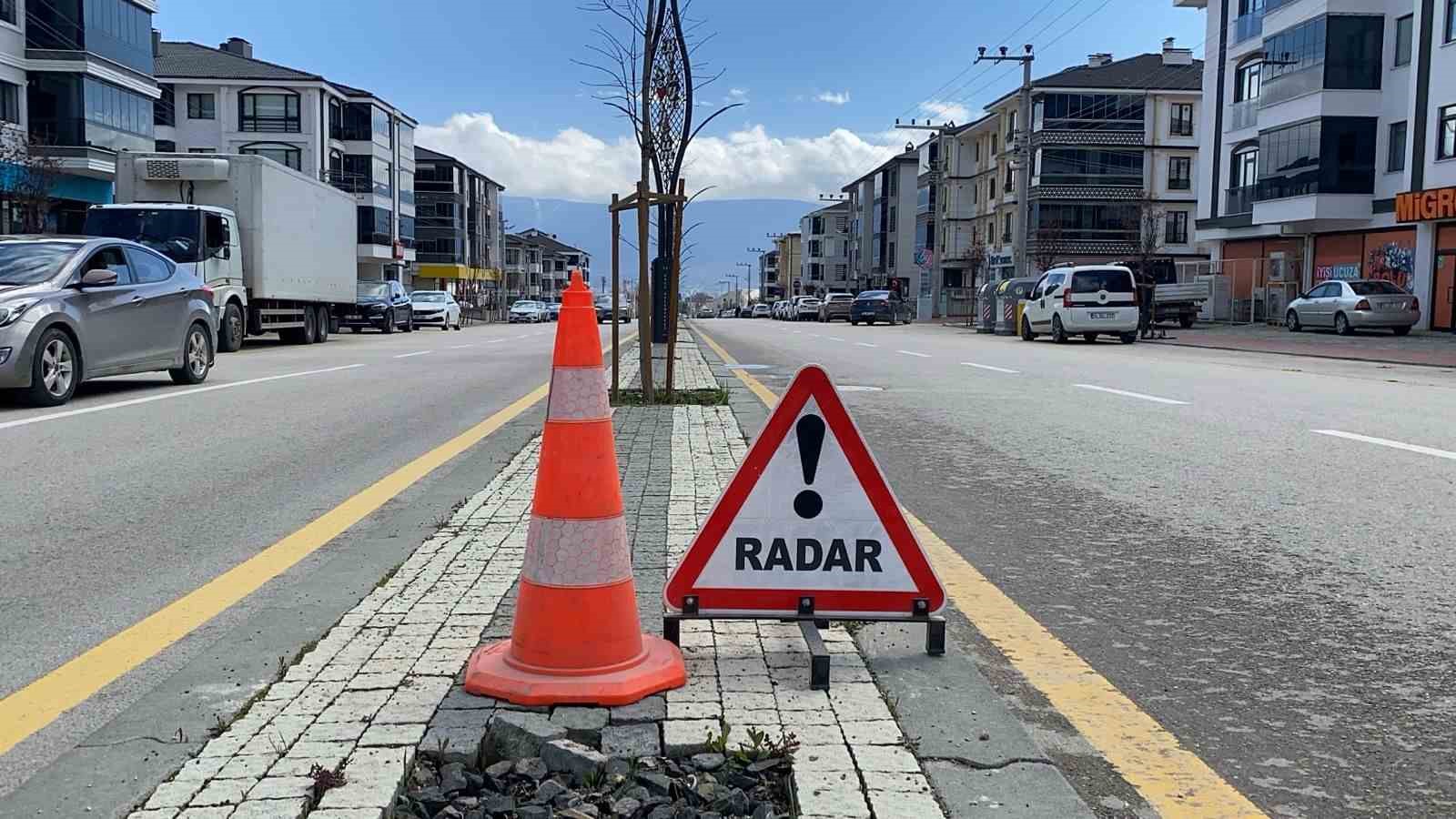 bolu sokaklarinda trafidar mesaisi asiri hiz yapanlar yandi 3 GcRj1GKZ