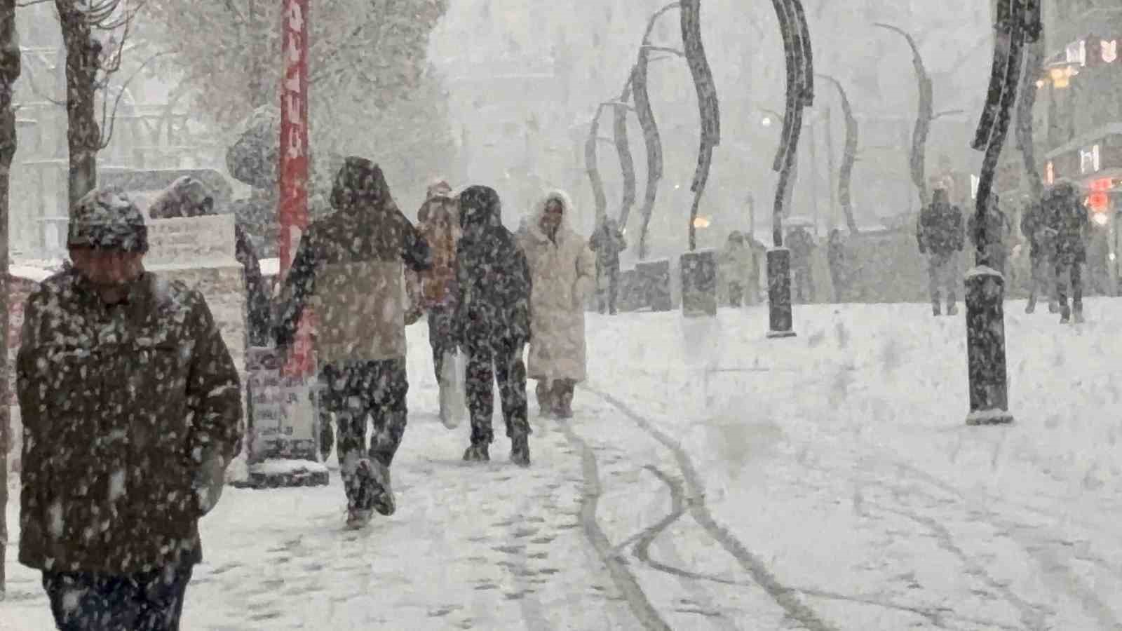 bolu valiliginden yogun kar uyarisi 20 santimi asacak 0 95a43E2t