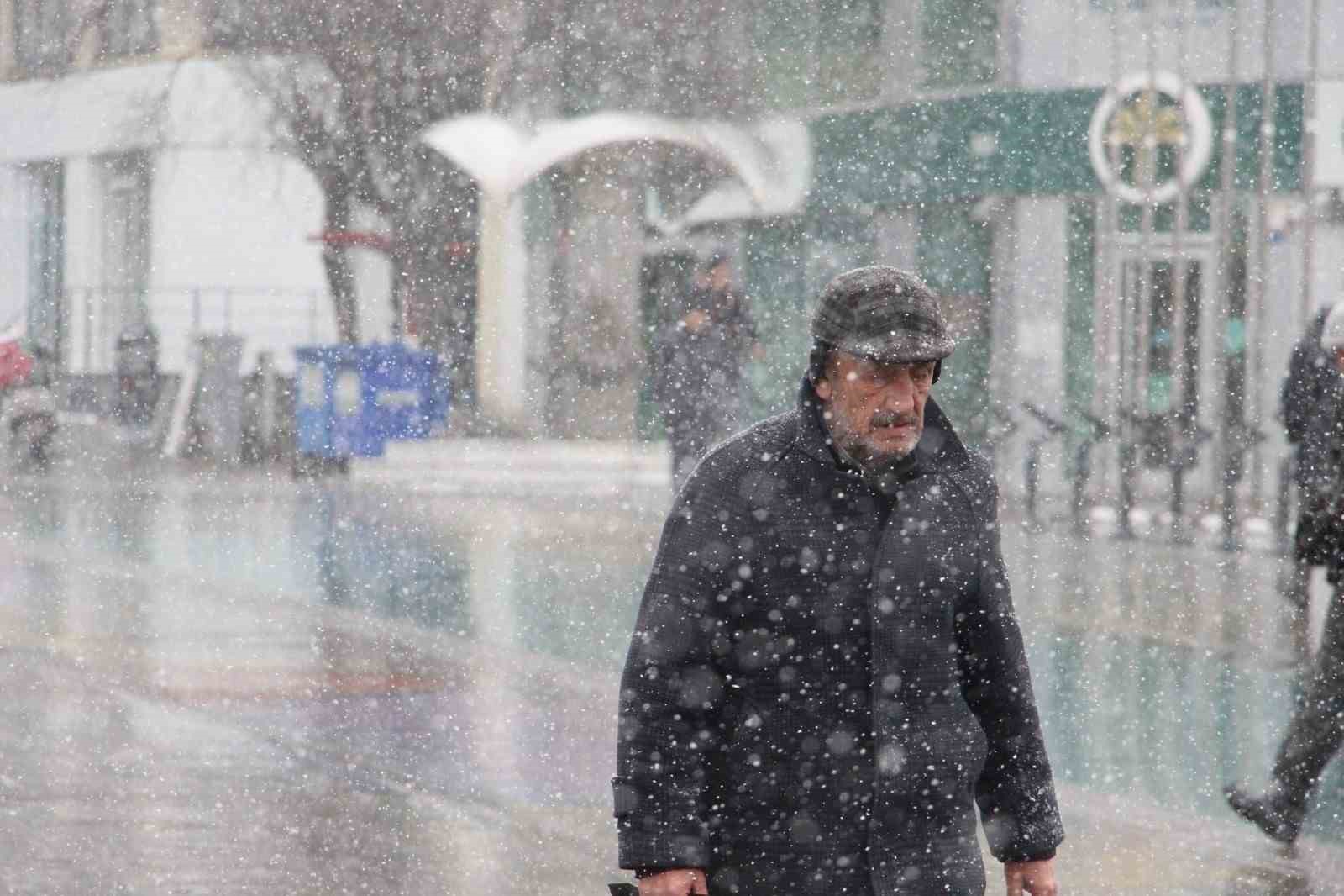 bolu valiliginden yogun kar uyarisi 20 santimi asacak 2 Fd9nKVV2