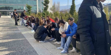 boluda-15-yasindaki-cocugu-olduren-13-yasindaki-sanik-hakim-karsisinda-KjC8cGXM.jpg