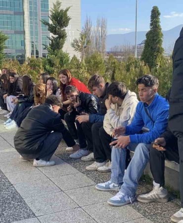 boluda-15-yasindaki-cocugu-olduren-13-yasindaki-sanik-hakim-karsisinda-KjC8cGXM.jpg