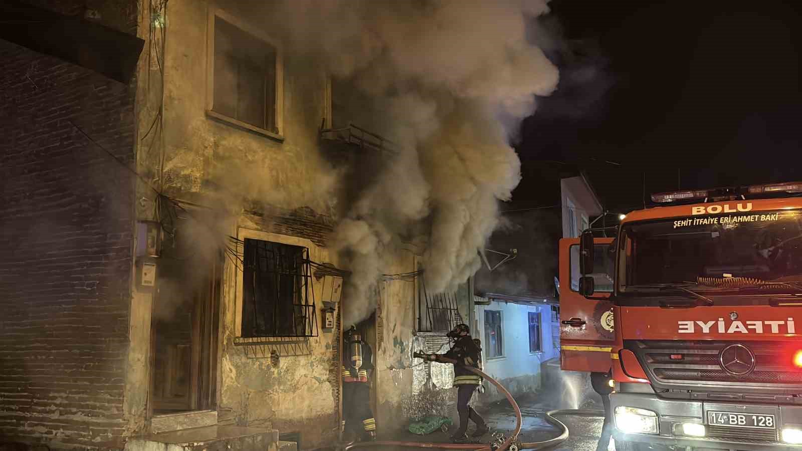 Bolu’da 2 katlı ahşap evde sobadan kaynaklı yangın çıktı: 1 yaralı 8 boluda 2 katli ahsap evde sobadan kaynakli yangin cikti 1 yarali 4 Ofi3iYdl