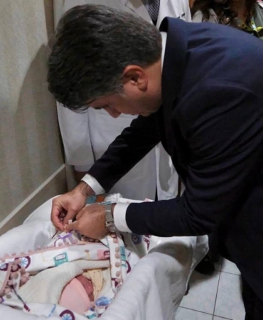 boluda-2026-yilinin-ilk-bebegi-dunyaya-geldi-fC45unUW.jpg