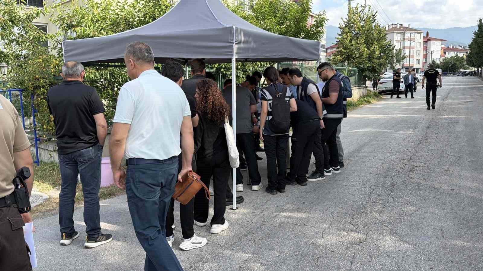 boluda 263 yil hapis istemiyle yargilanan tanju ozcan ve 18 sanik ilk kez hakim 5M1pzbNC