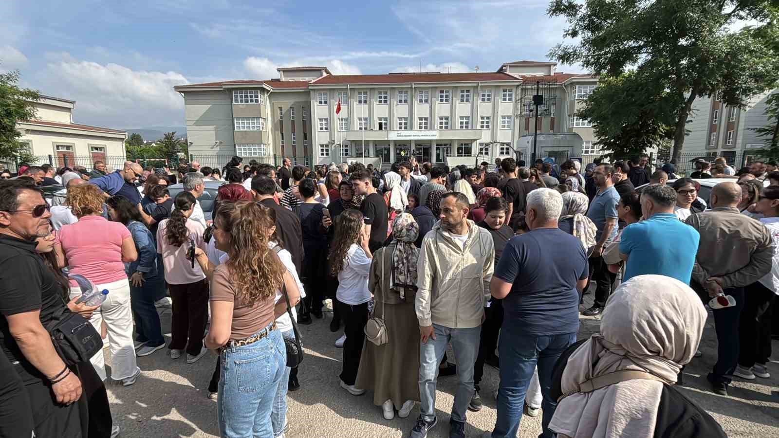 Bolu’da 3 bin 154 öğrenci LGS’de ter döktü 8 boluda 3 bin 154 ogrenci lgsde ter doktu 4