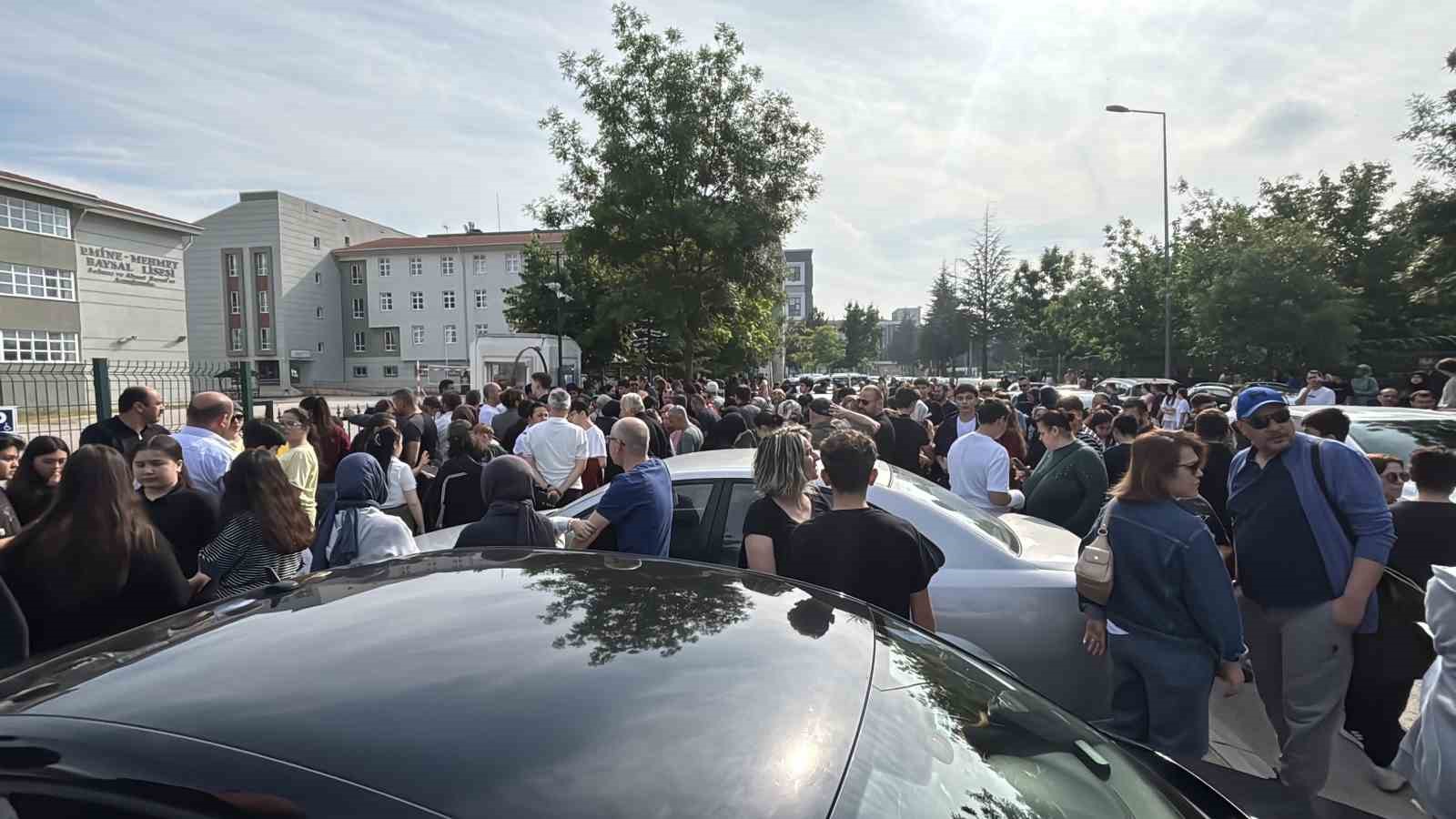 Bolu’da 3 bin 154 öğrenci LGS’de ter döktü 10 boluda 3 bin 154 ogrenci lgsde ter doktu 6 D3AJULgt