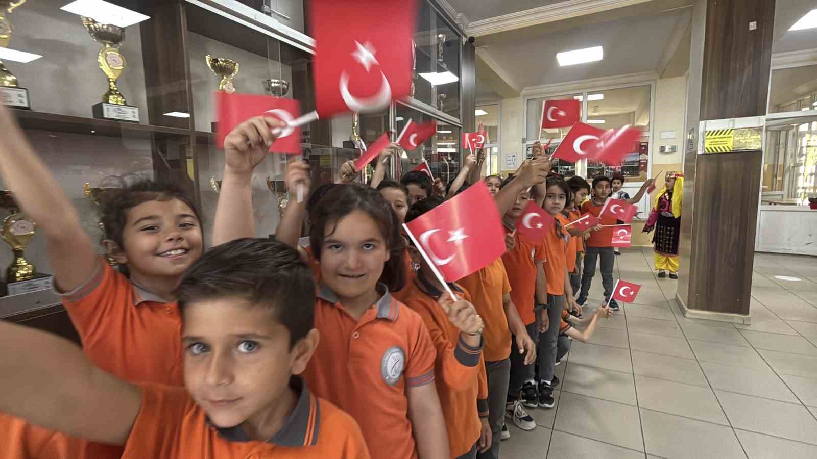 boluda 49 bin 169 ogrenci karne sevinci yasadi 2 JY7165Dy