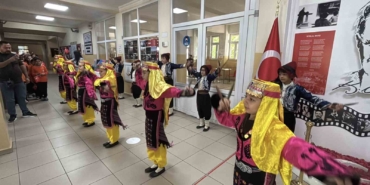 boluda-49-bin-169-ogrenci-karne-sevinci-yasadi-zQDlaAmE.jpg