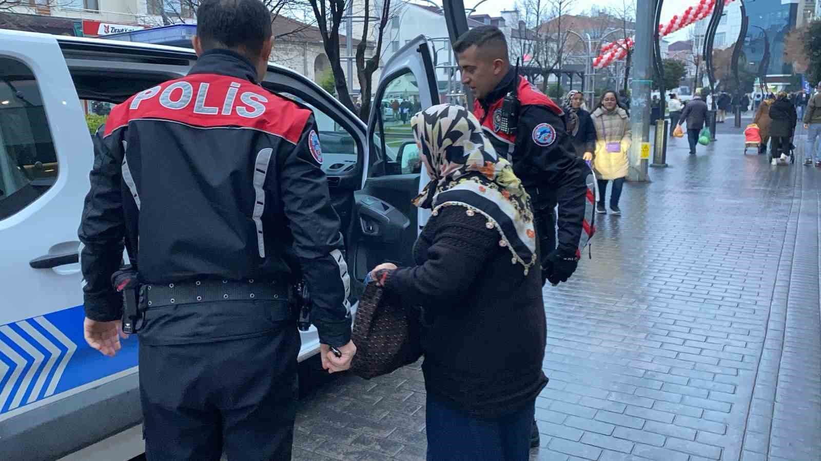 boluda alzheimer hastasi kayip kadin bankada bulundu 0 BMF88gaA