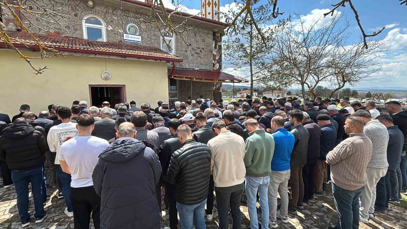 boluda annesinin oldurdugu 2 aylik ela bebek son yolculuguna ugurlandi 2 EnwugnGc
