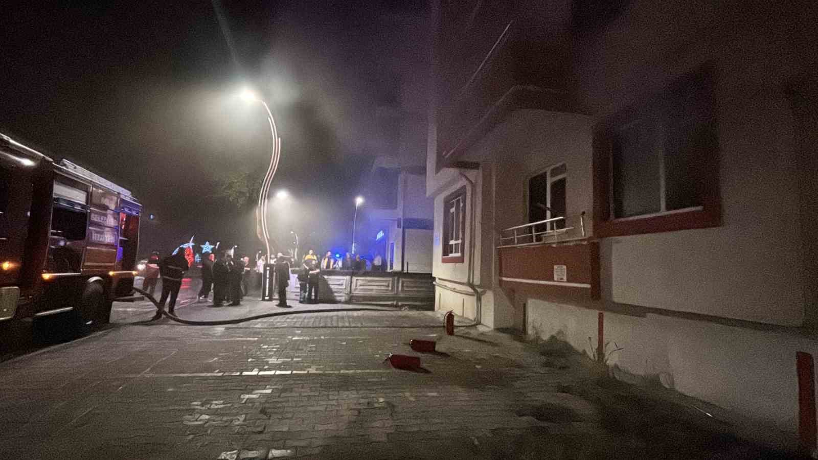 boluda apartman dairesinde korkutan yangin evin kedisi telef oldu 4 VmnnFnsw