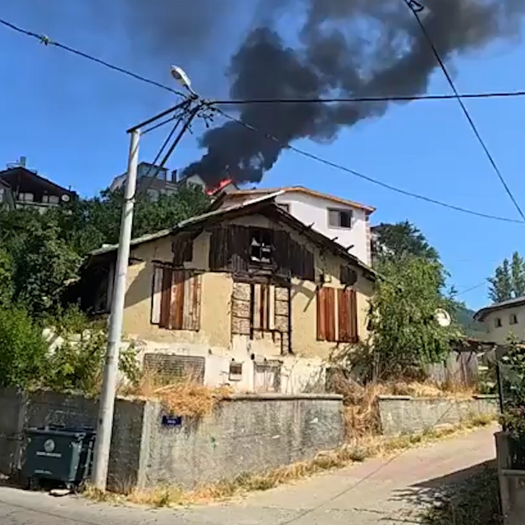 boluda apartmanin cati kati alev alev yandi 2 bAvE5WXa