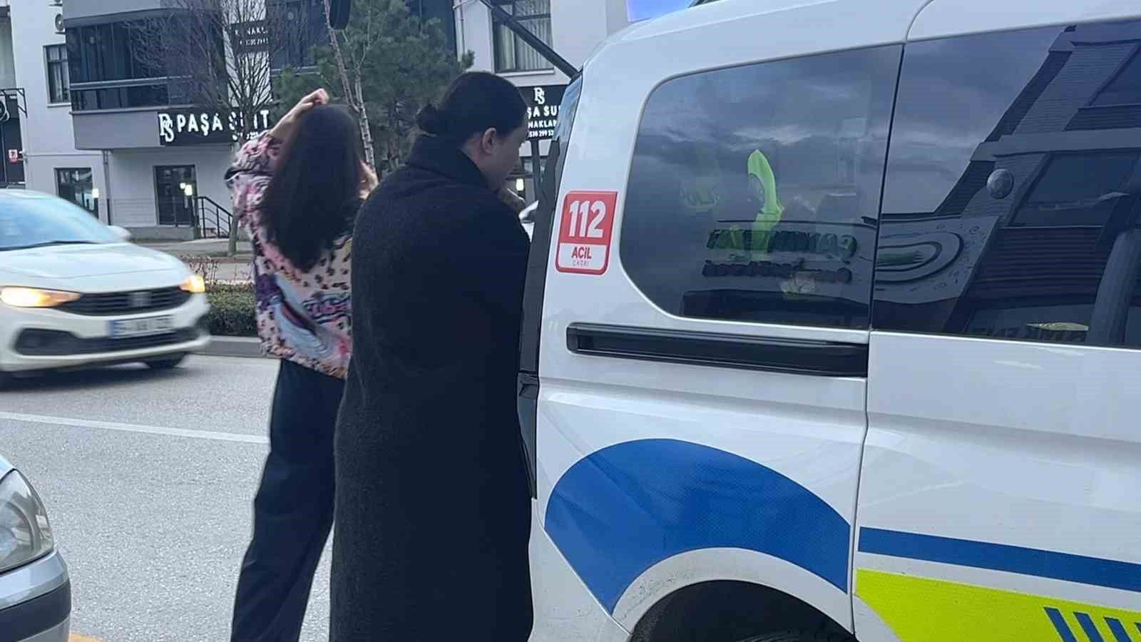 Bolu’da aydınlatma direğine çarpan otomobil kamerada 8 boluda aydinlatma diregine carpan otomobil kamerada 4 3Epn2I6l