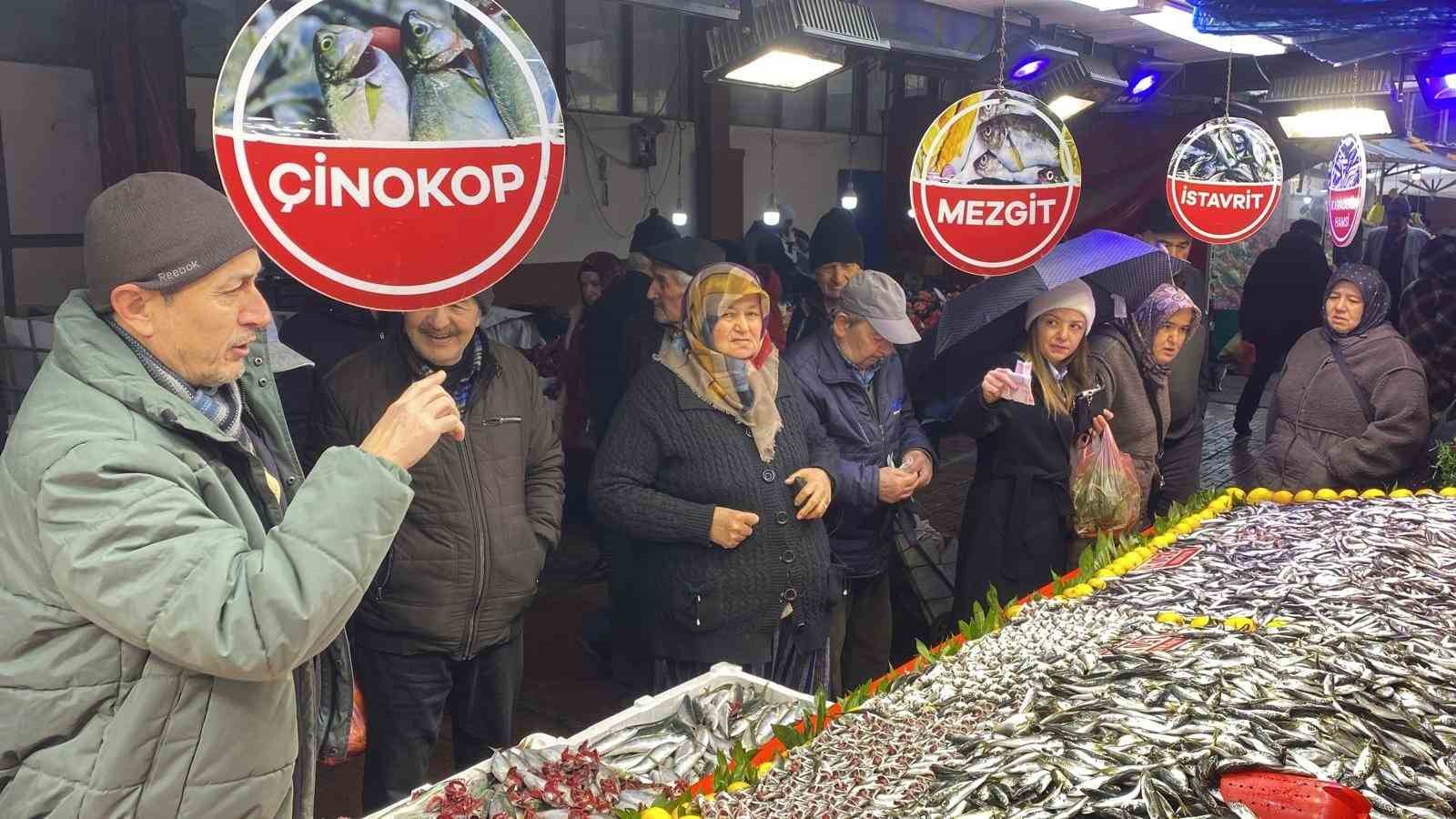 boluda balik tezgahlarinda hamsi bollugu 6 MHFBQqrs