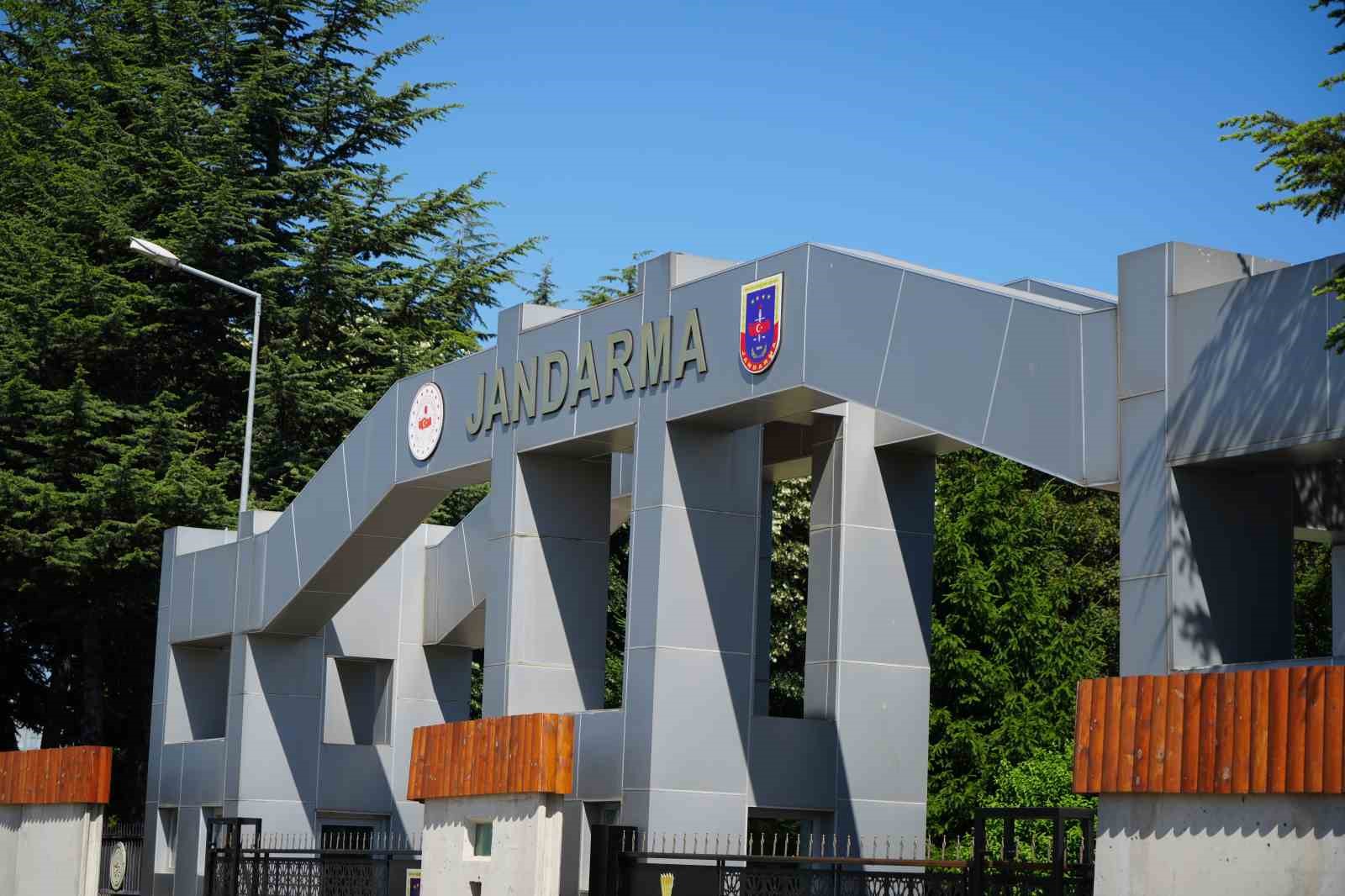 Bolu’da banka müdürü nitelikli dolandırıcılık suçlamasıyla tutuklandı 4 boluda banka muduru nitelikli dolandiricilik suclamasiyla tutuklandi 0