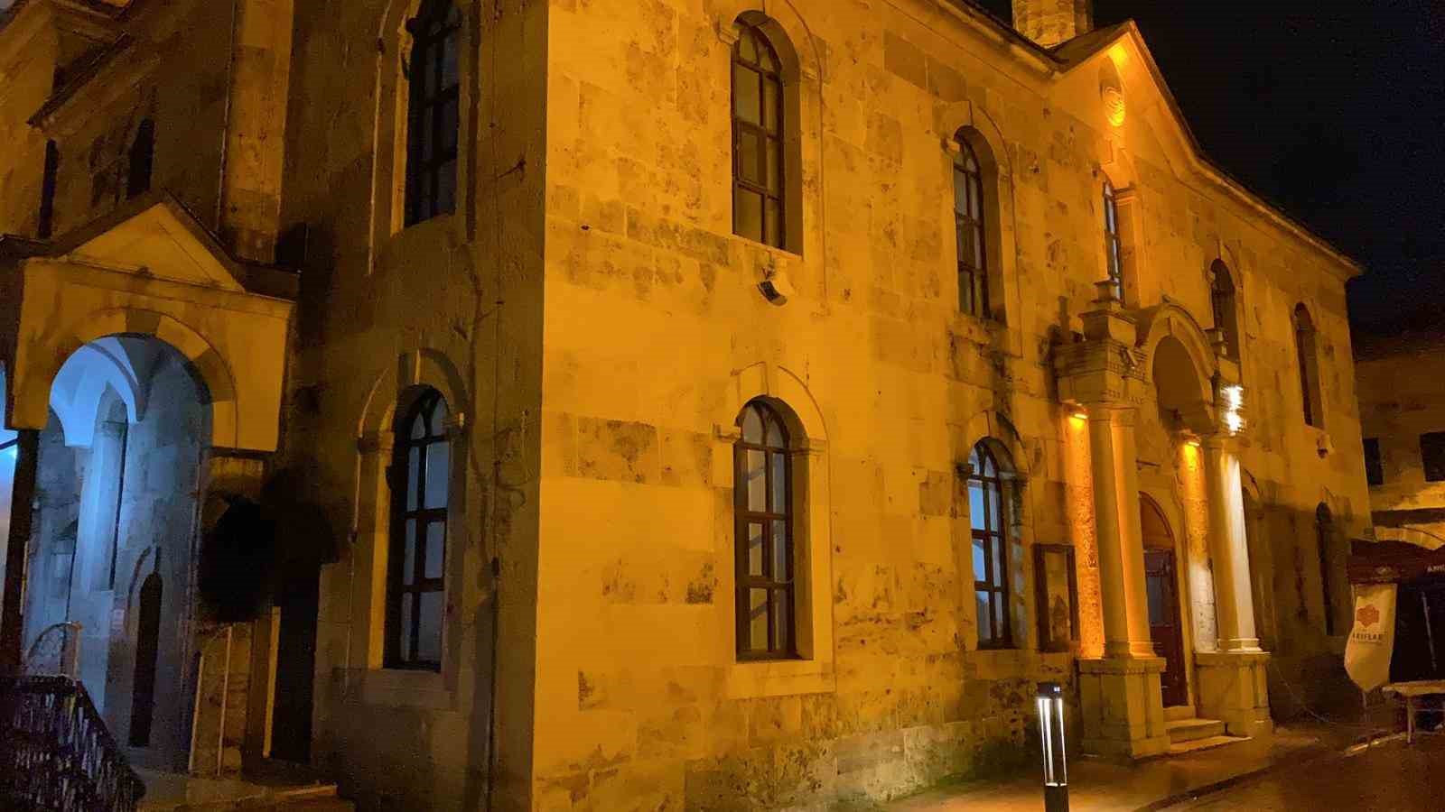 boluda berat kandilinde camiler doldu tasti 4 yzHNQlyP