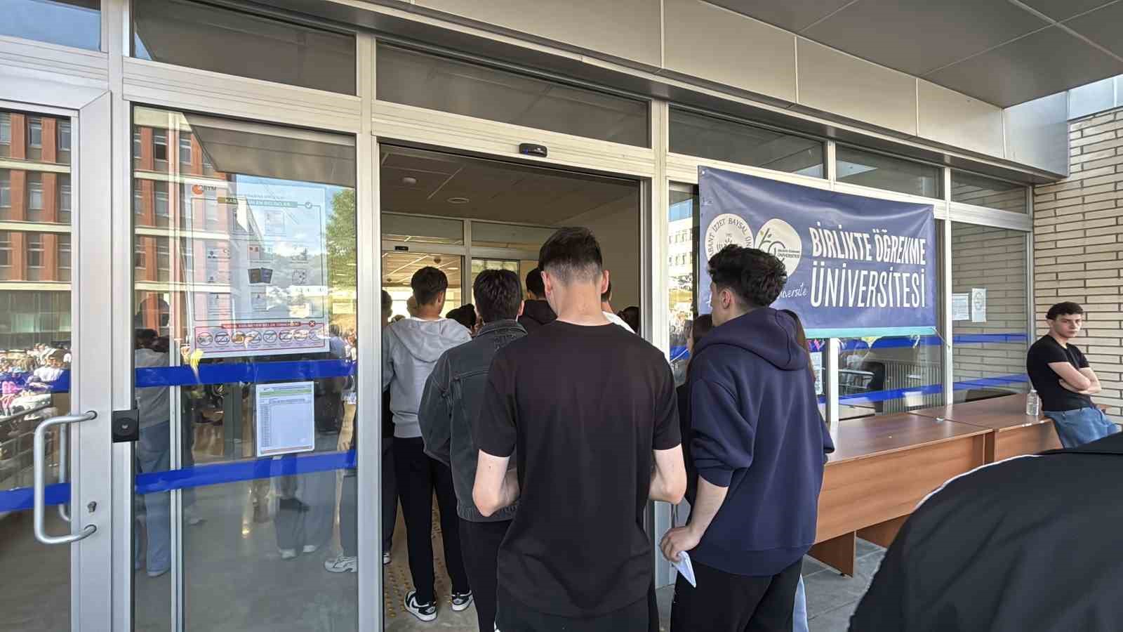 Bolu’da binlerce üniversite adayı AYT için ter döküyor 8 boluda binlerce universite adayi ayt icin ter dokuyor 4