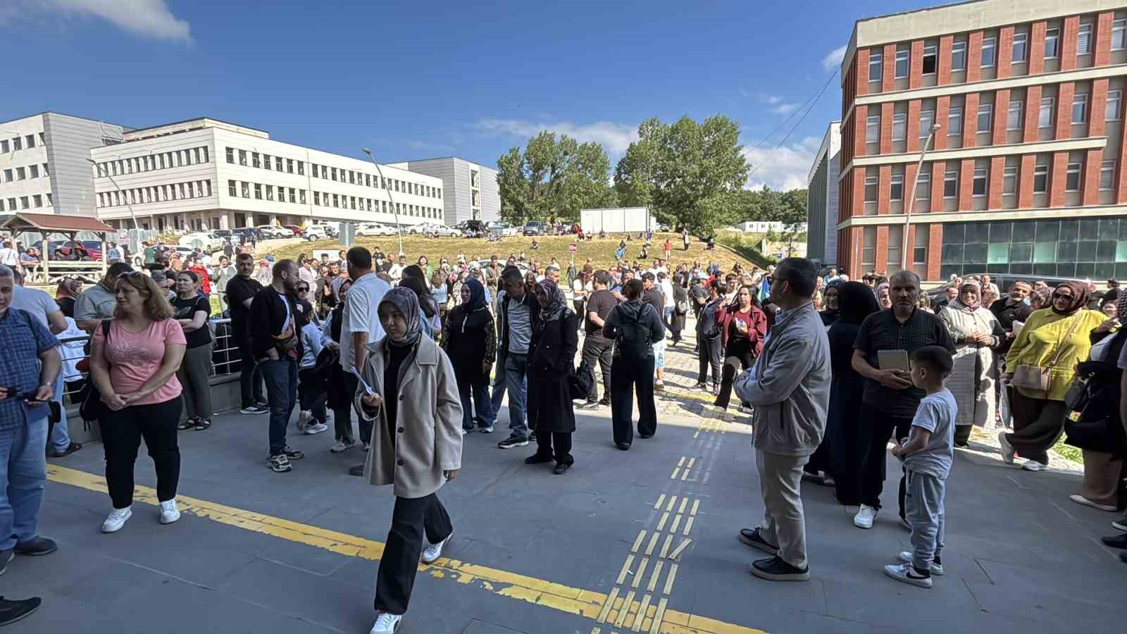 Bolu’da binlerce üniversite adayı AYT için ter döküyor 10 boluda binlerce universite adayi ayt icin ter dokuyor 6 pS13quee