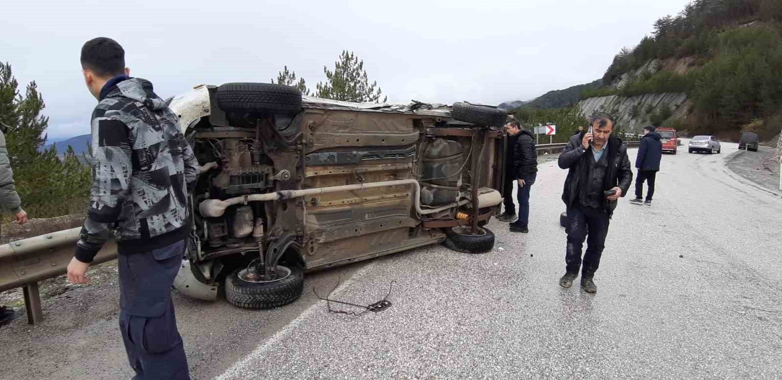 boluda cenaze donusu kaza 2 yarali 0 BJ2YeV5j