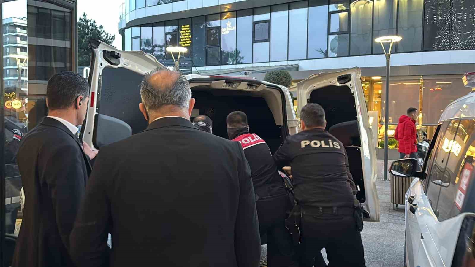 boluda cevreye rahatsizlik veren sahis gozaltina alindi 1 r2JAAXQj