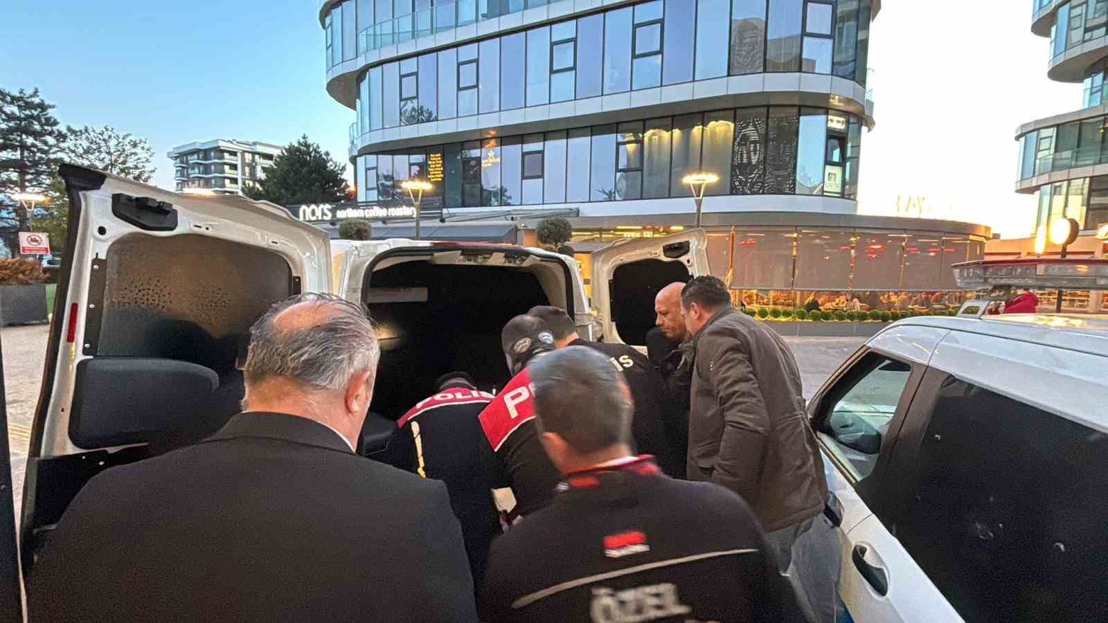 boluda cevreye rahatsizlik veren sahis gozaltina alindi 3 nkng27Z2