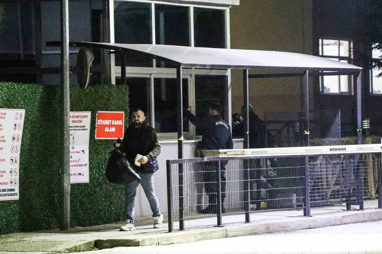 boluda cezaevinden tahliyeler basladi hepimiz sevincliyiz 1 fGRGVXwj