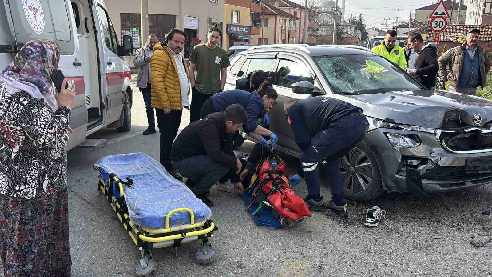 Bolu’da ciple çarpışan motosikletli yaralandı 7 boluda ciple carpisan motosikletli yaralandi 3 nREOvTeq