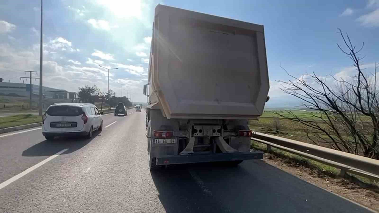 boluda d 100de feci kaza 6si cocuk 9 kisi yaralandi 1 r2YtT6wS