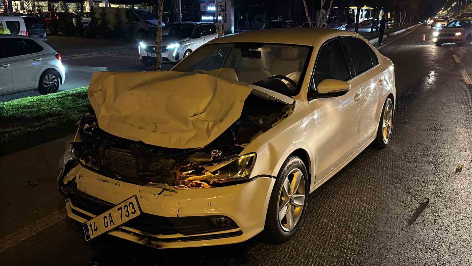Bolu’da D-100’de iki otomobil çarpıştı: 2 yaralı 4 boluda d 100de iki otomobil carpisti 2 yarali 0 ele8POAm