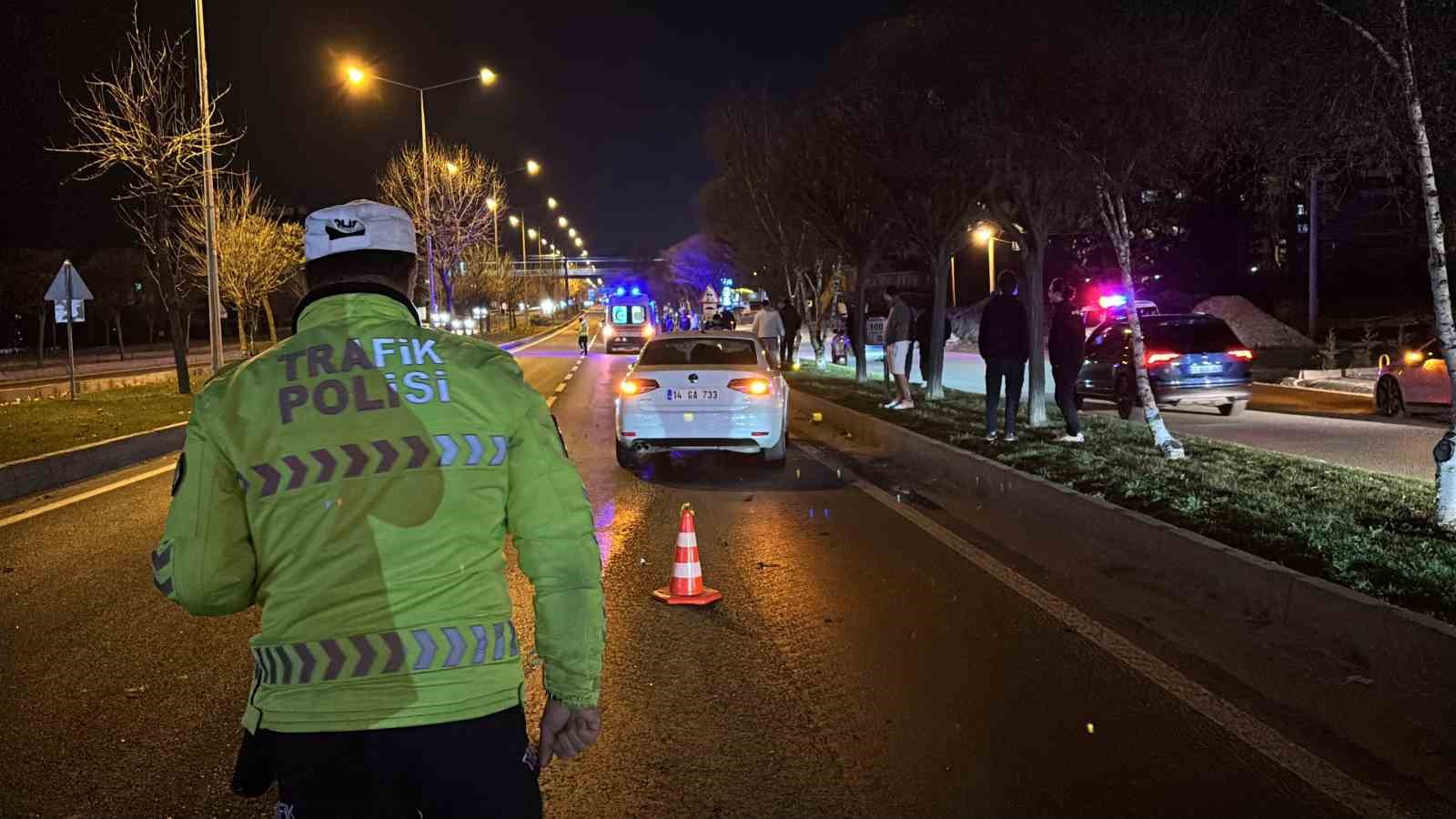 Bolu’da D-100’de iki otomobil çarpıştı: 2 yaralı 6 boluda d 100de iki otomobil carpisti 2 yarali 2