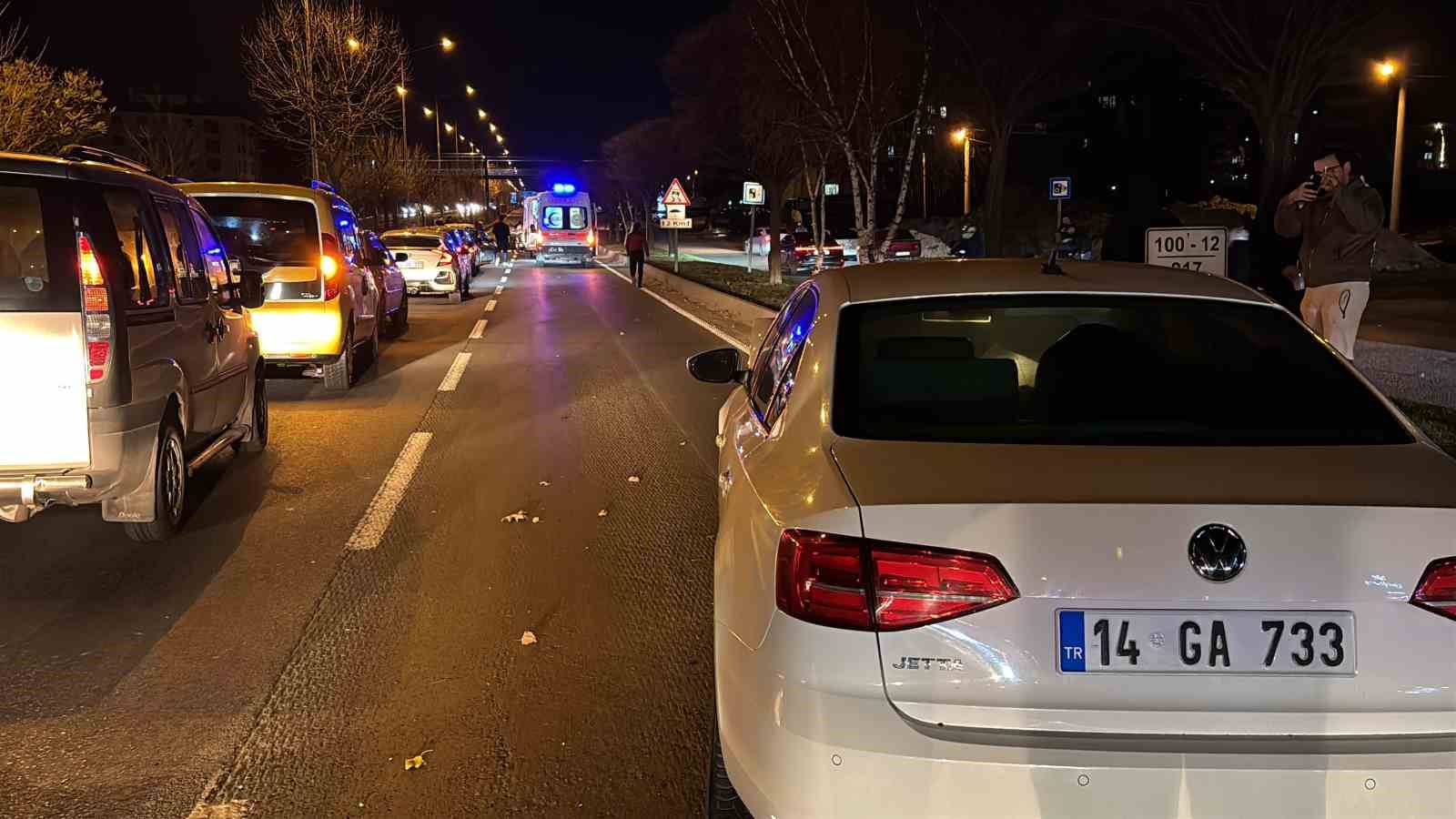 Bolu’da D-100’de iki otomobil çarpıştı: 2 yaralı 8 boluda d 100de iki otomobil carpisti 2 yarali 4 ejIShSVO