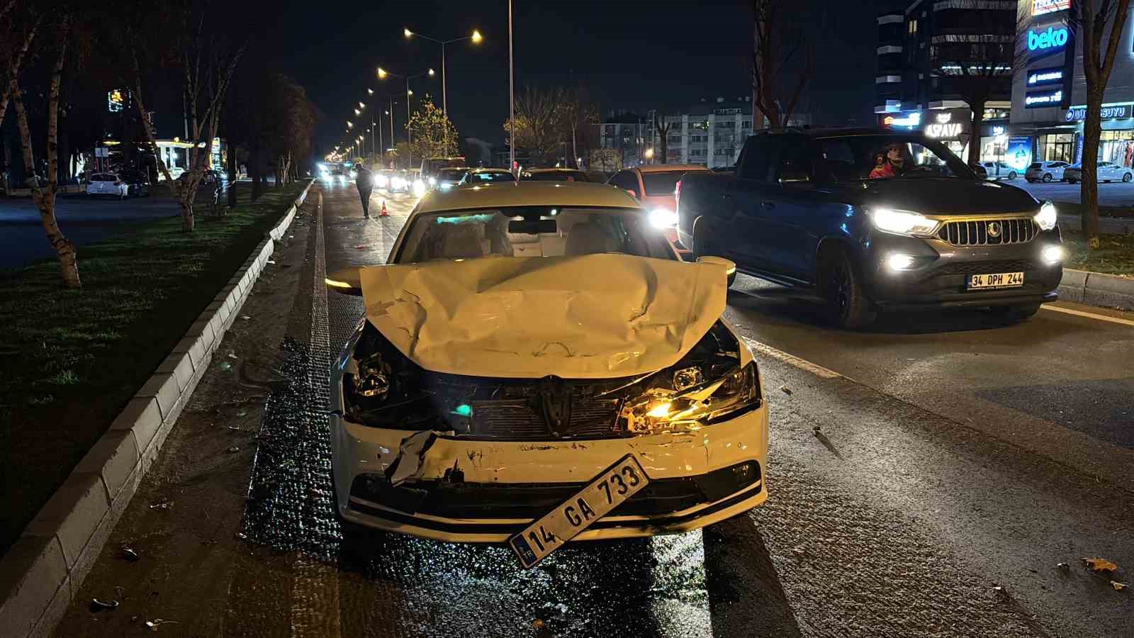 Bolu’da D-100’de iki otomobil çarpıştı: 2 yaralı 10 boluda d 100de iki otomobil carpisti 2 yarali 6 DmlHCGMm