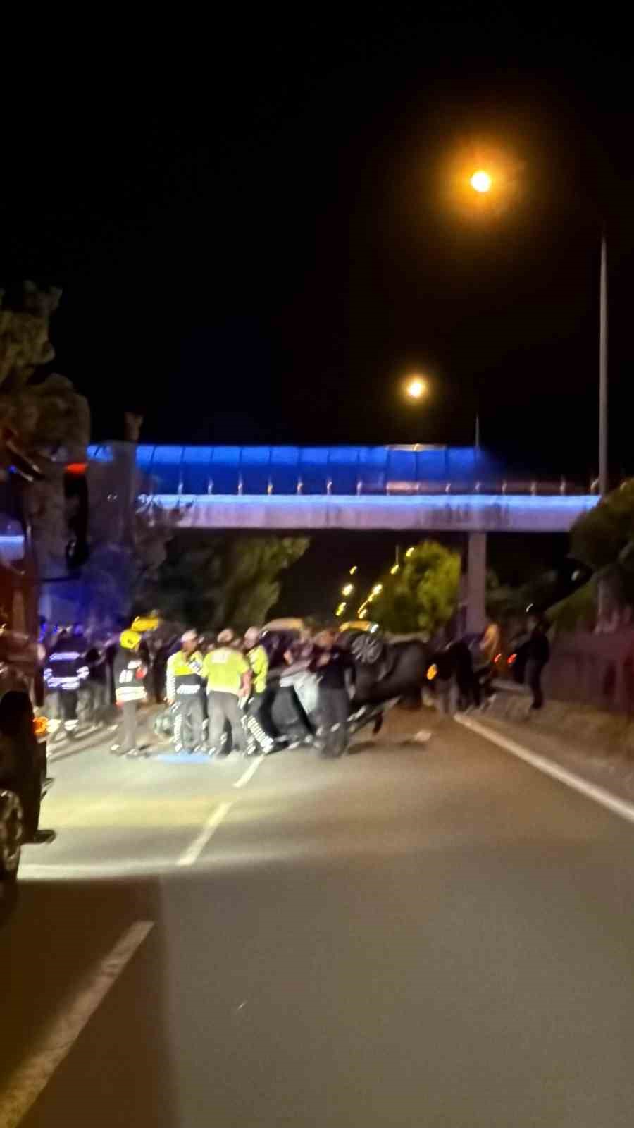 Bolu’da D-100’de takla atan otomobilden burunları bile kanamadan çıktılar 9 boluda d 100de takla atan otomobilden burunlari bile kanamadan ciktilar 5 EwBV3uV1