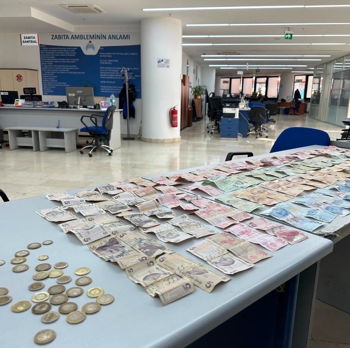 boluda dilenci operasyonu uzerinden 4 bin lira para cikti 0 KDKeCryf