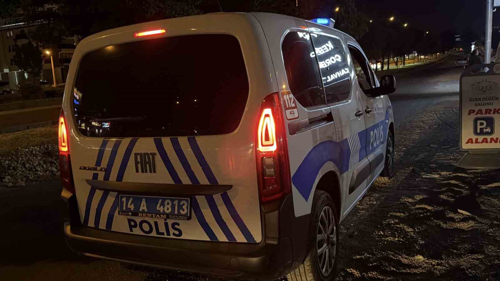 boluda dugunde kavgayi ayirmaya calisan baba ile oglu yaralandi 1 4WhLQr4L