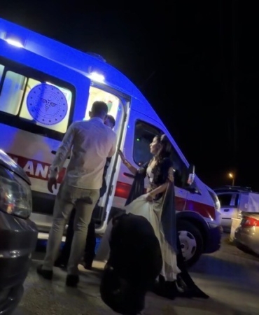 boluda-dugunde-meydan-kavgasi-damat-dahil-3-yarali-xgPiSGJv.jpg