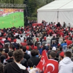 boluda-dunya-kupasi-coskusu-sokaga-tasti-anitparkta-tarihi-heyecan-dclC6OZx.jpg