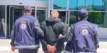 boluda-durdurulan-kamyondan-10-duzensiz-gocmen-cikti-surucu-tutuklandi-p28DNPTN.jpg