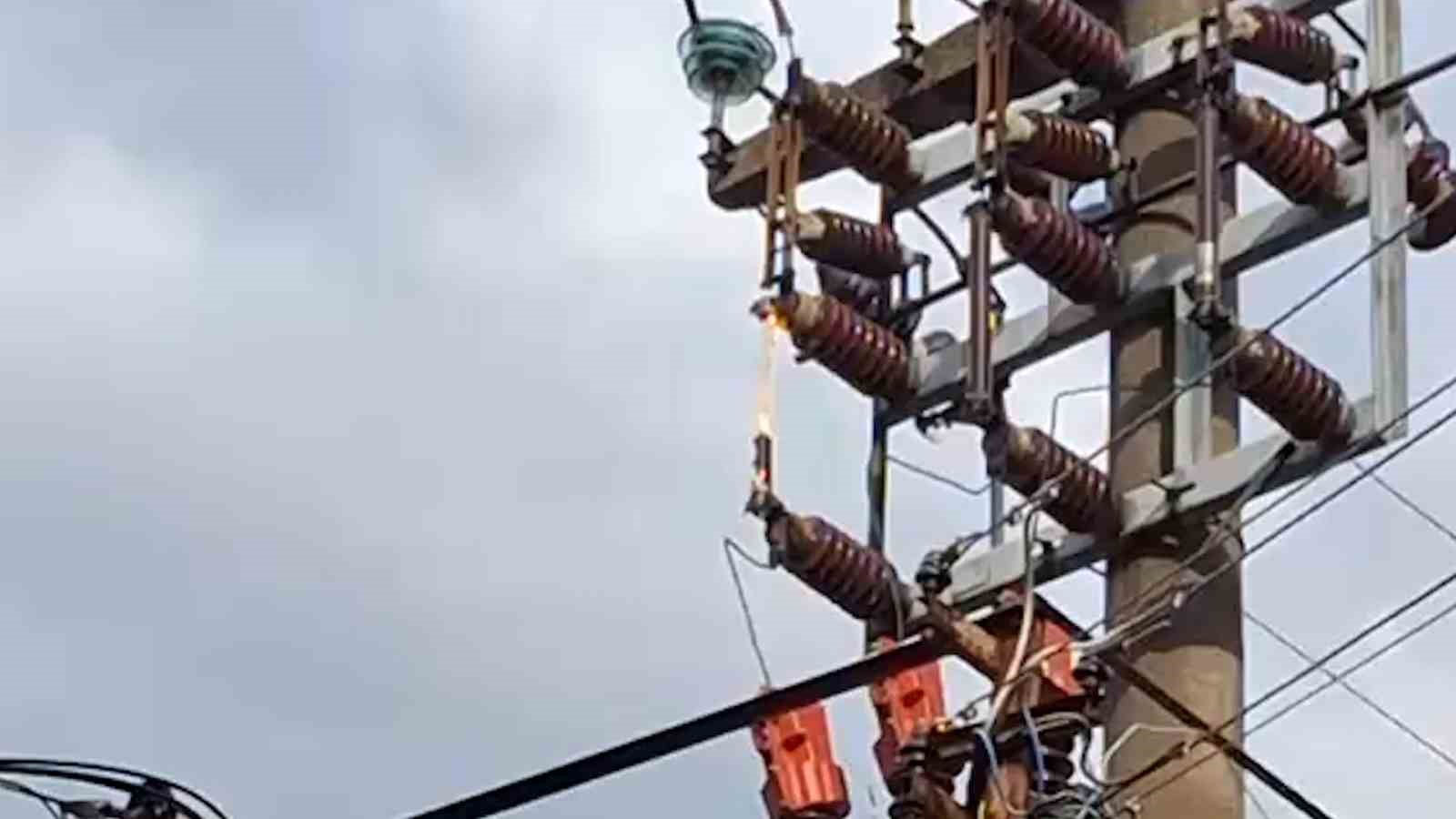 boluda elektrik diregine yildirim dustu 2